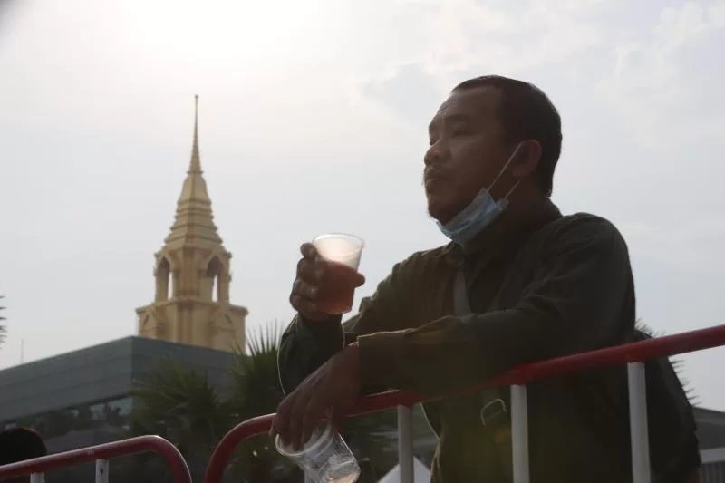 泰国新规下午时段禁止售卖购买饮酒喝酒 游客餐馆