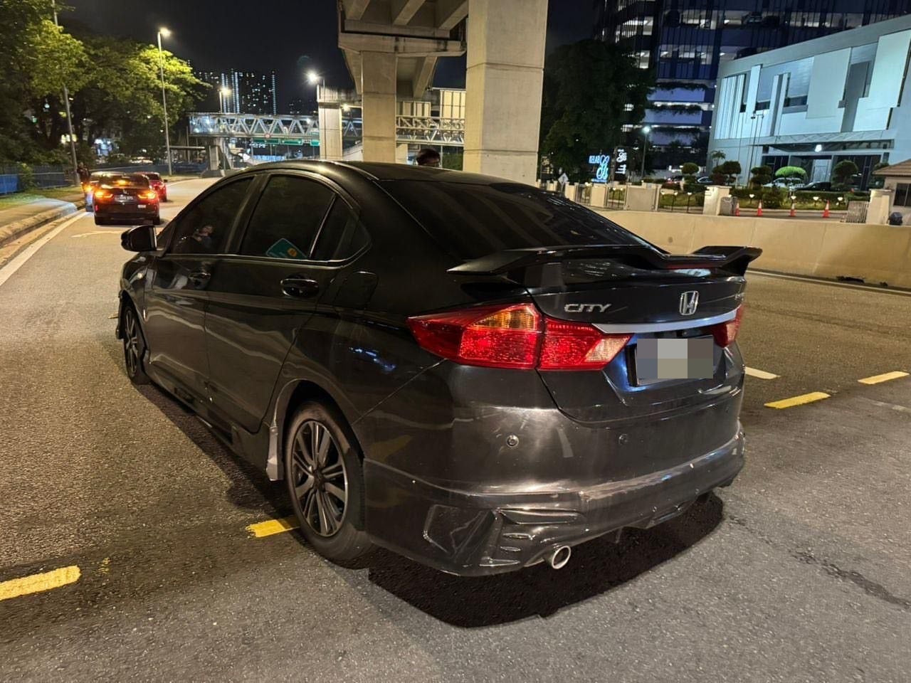 jalan kuchai lama 车祸送餐员不治新婚1个月 2