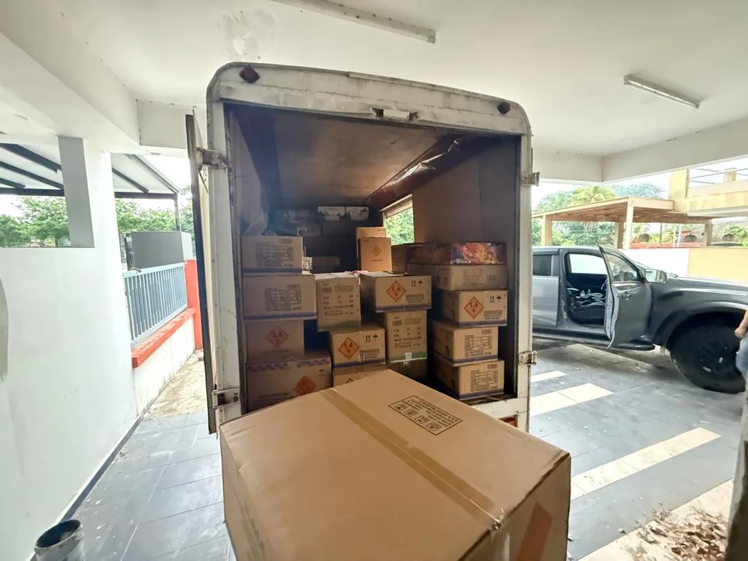 Semi D半独立洋房成非法分销储存烟花爆竹仓库3