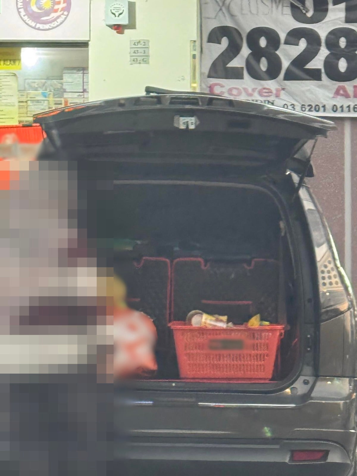 woman steal basket speedmart 1