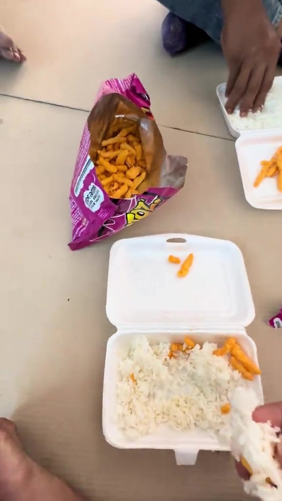 外劳吃白饭配零食 4