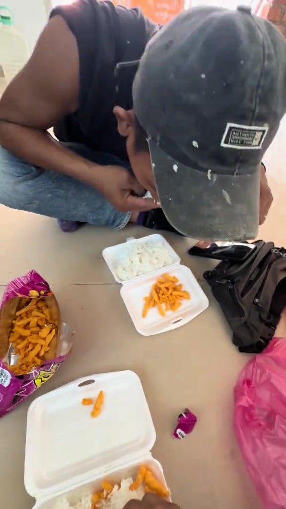 外劳吃白饭配零食 5