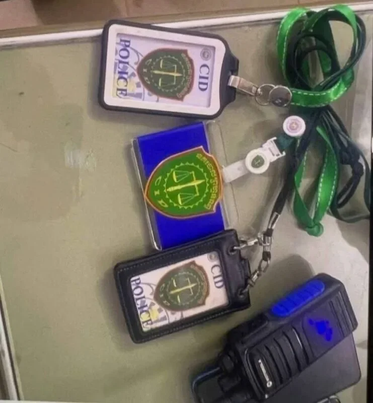 柬埔寨男子假冒警察拦截真警察副局长3