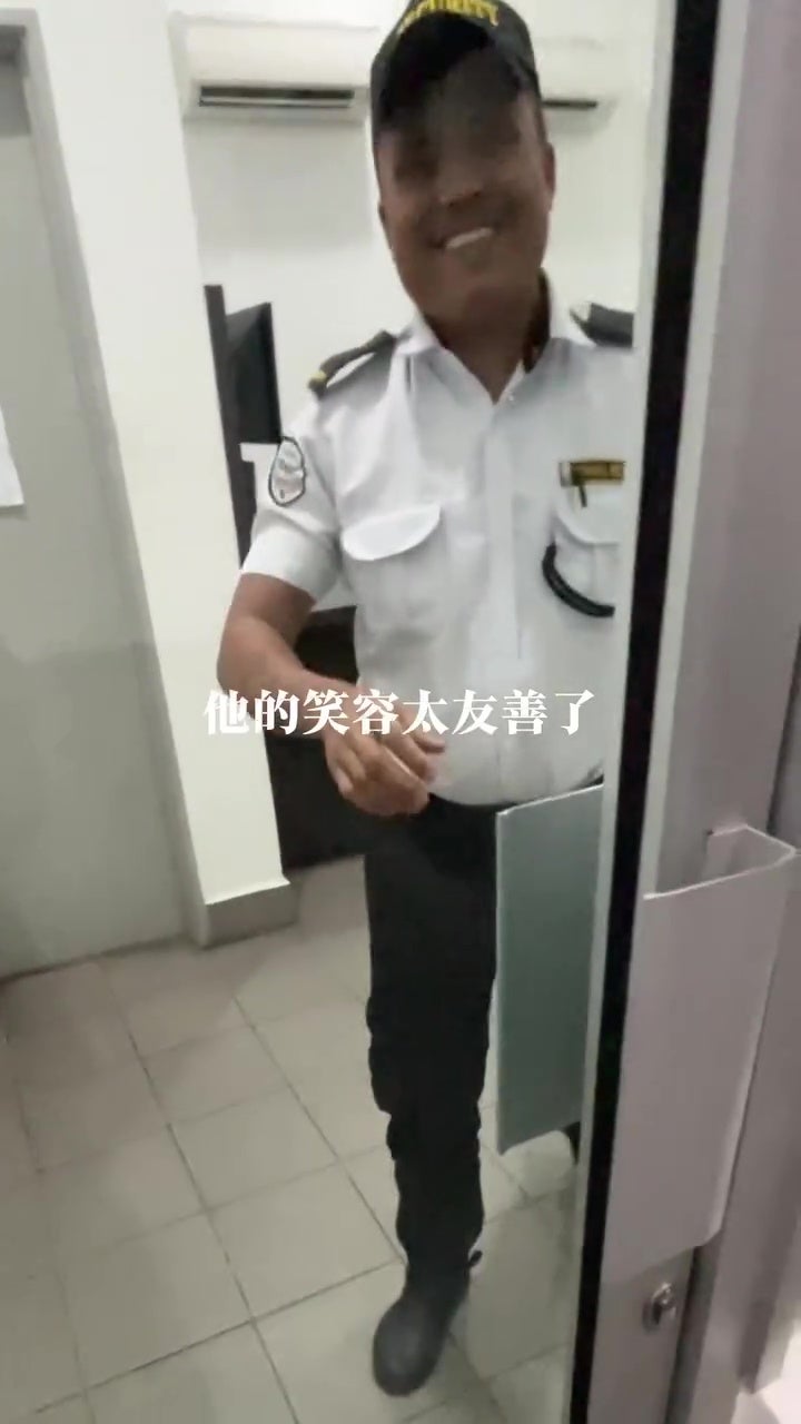 男子差rm2停车费保安abang掏钱借他 5