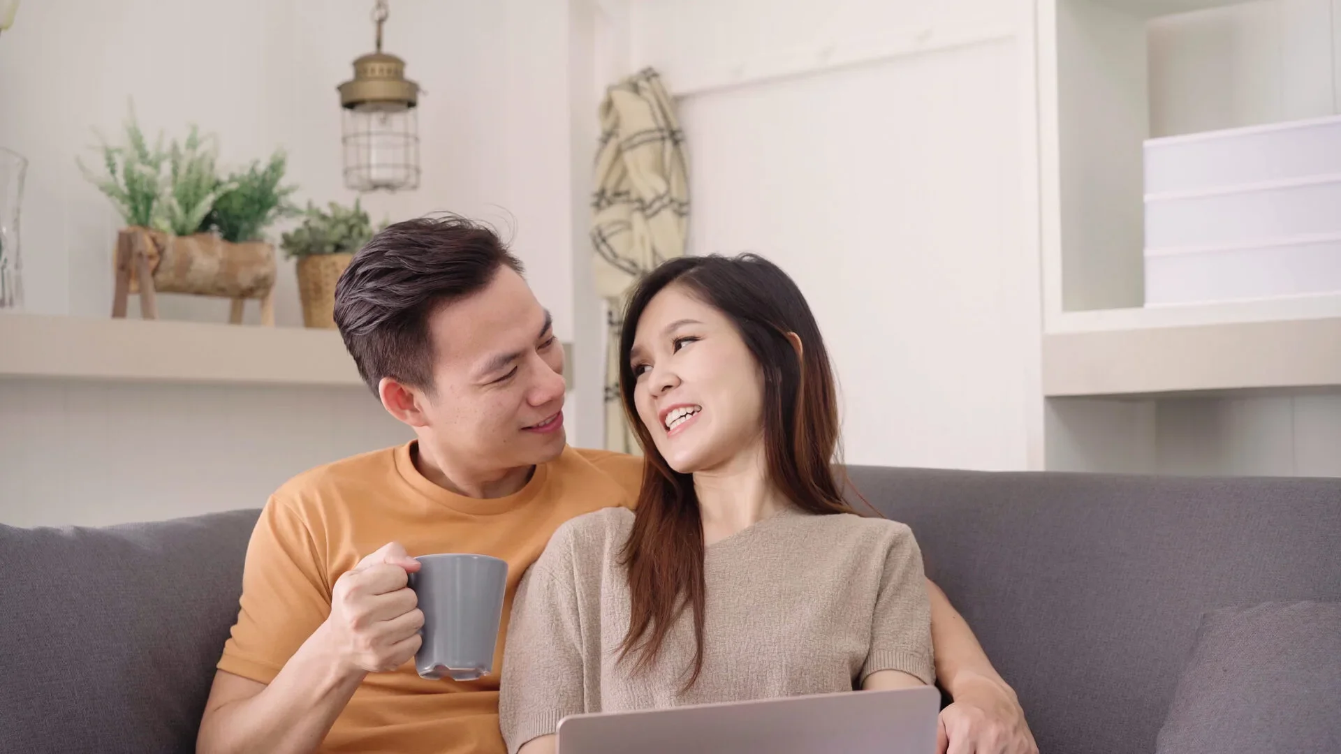 Asian Couple Home Living 123Rf