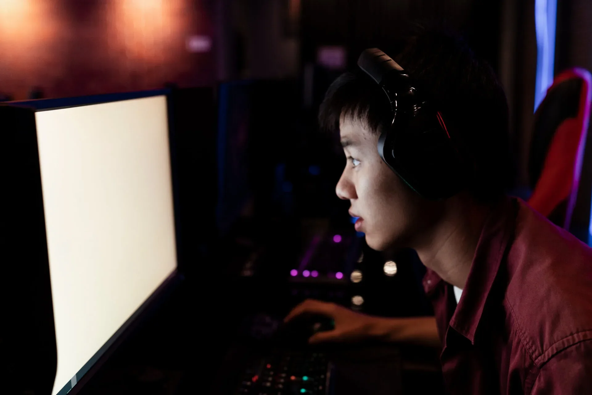 Asian Teenager Playing Computer Pc Games 123Rf