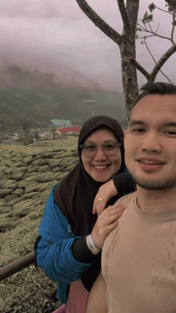 Wan Nazihah Azmirullah 28岁男子娶51岁妻子