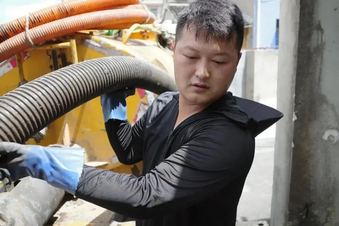 吸粪车迎亲队结婚婚礼潘浩男