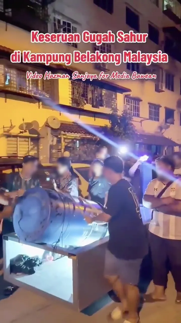 外籍人士凌晨游行住宅区大马敲铁桶叫穆斯林起床吃封斋饭 1