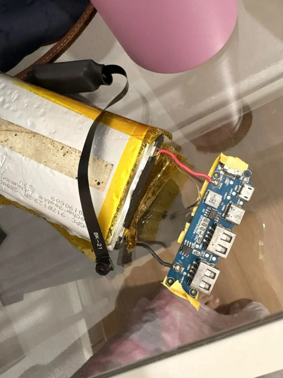 毕业花束藏摄像头针孔相机大马女子3个月后才发现2