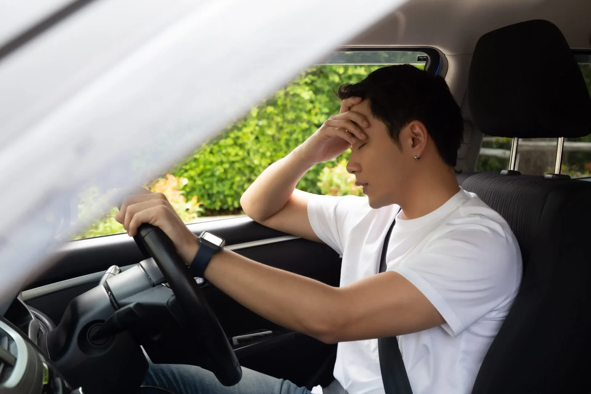 Man Driving Headache Unhappy 123Rf