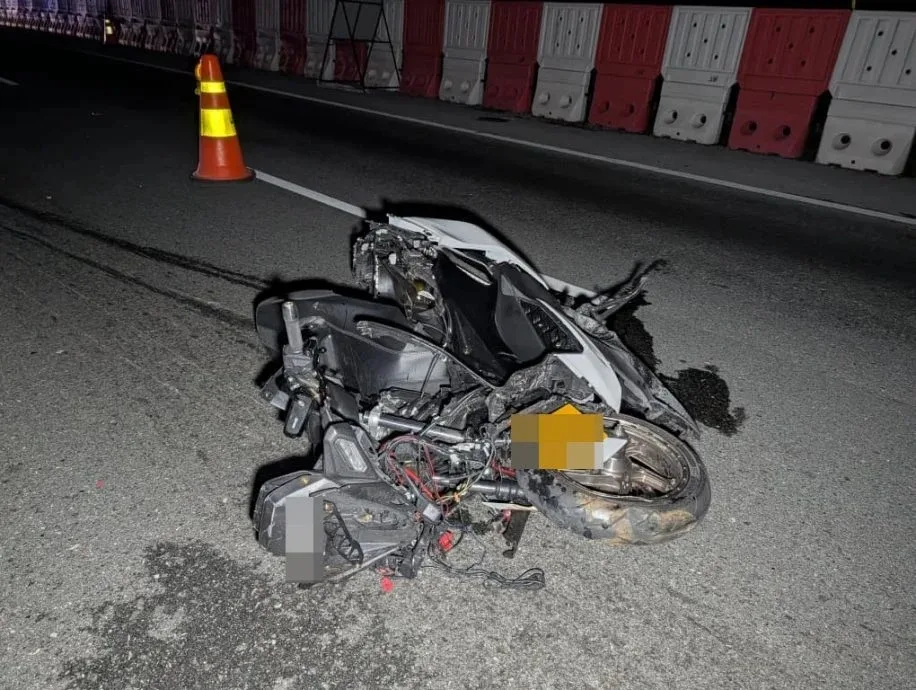 新加坡男子冯瀚仁回国途中南北大道柔佛车祸身亡案发摩托车