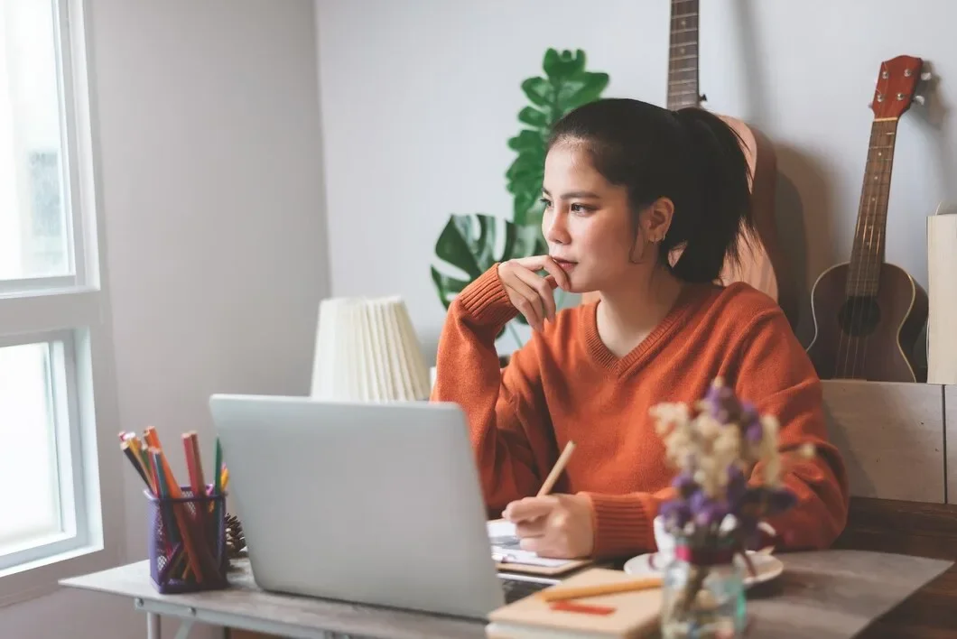 Beautiful Asian Young Woman Creative Freelancer Working Laptop Computer Working From Home Concept 640221 372
