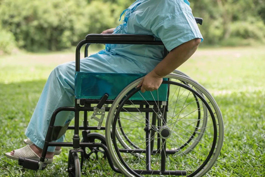 Close Up Lonely Elderly Woman Sitting Wheelchair Garden Hospital 1150 4374
