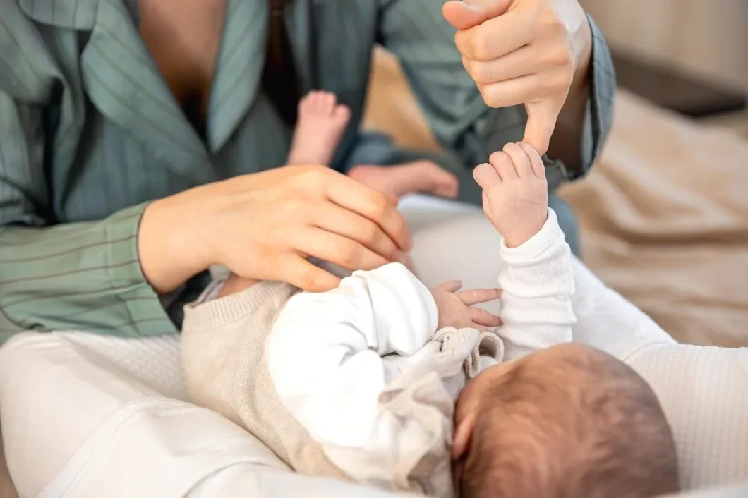 Mother Plays With Newborn Baby Newborn Baby 169016 63679