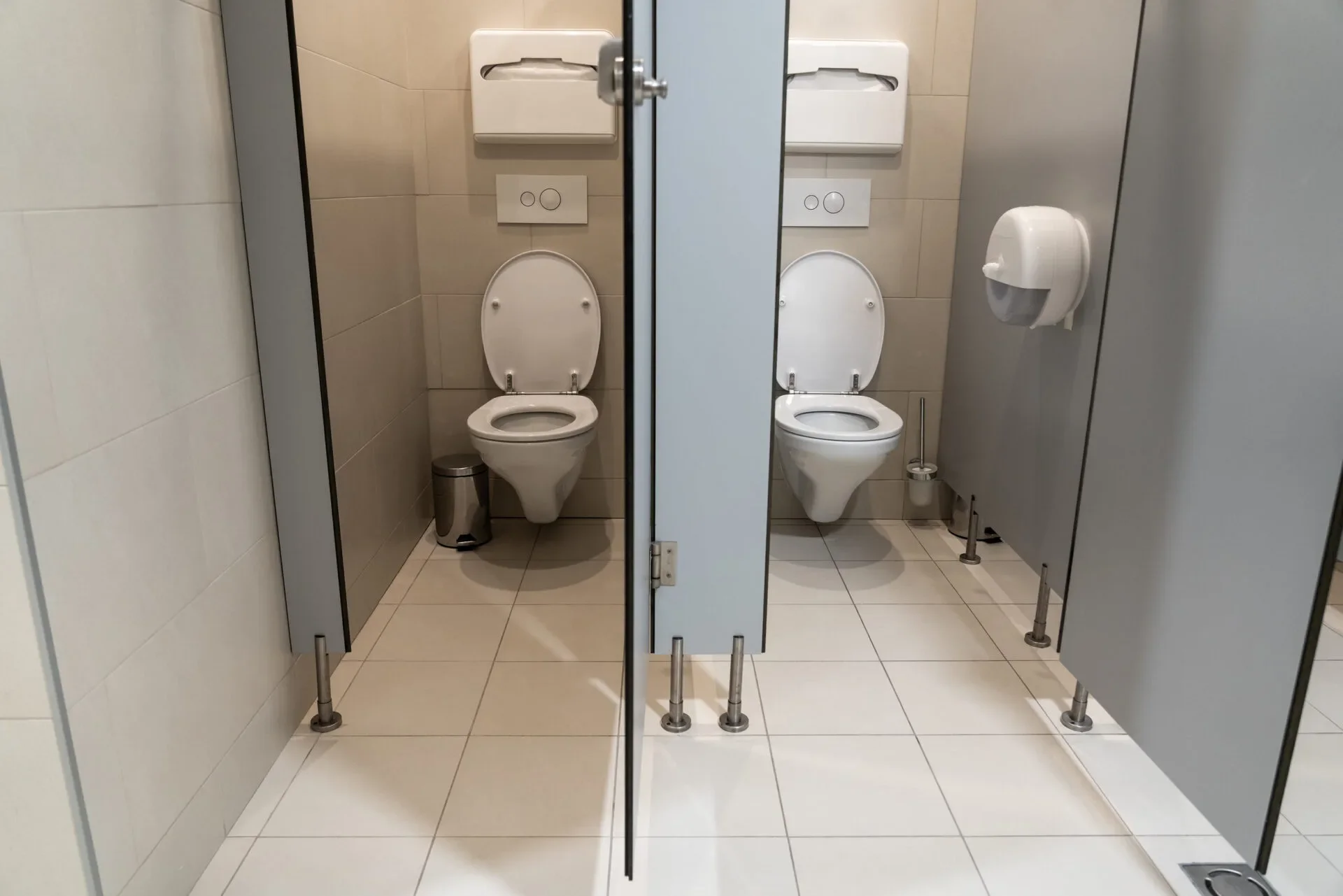 Toilet Public Office 123Rf