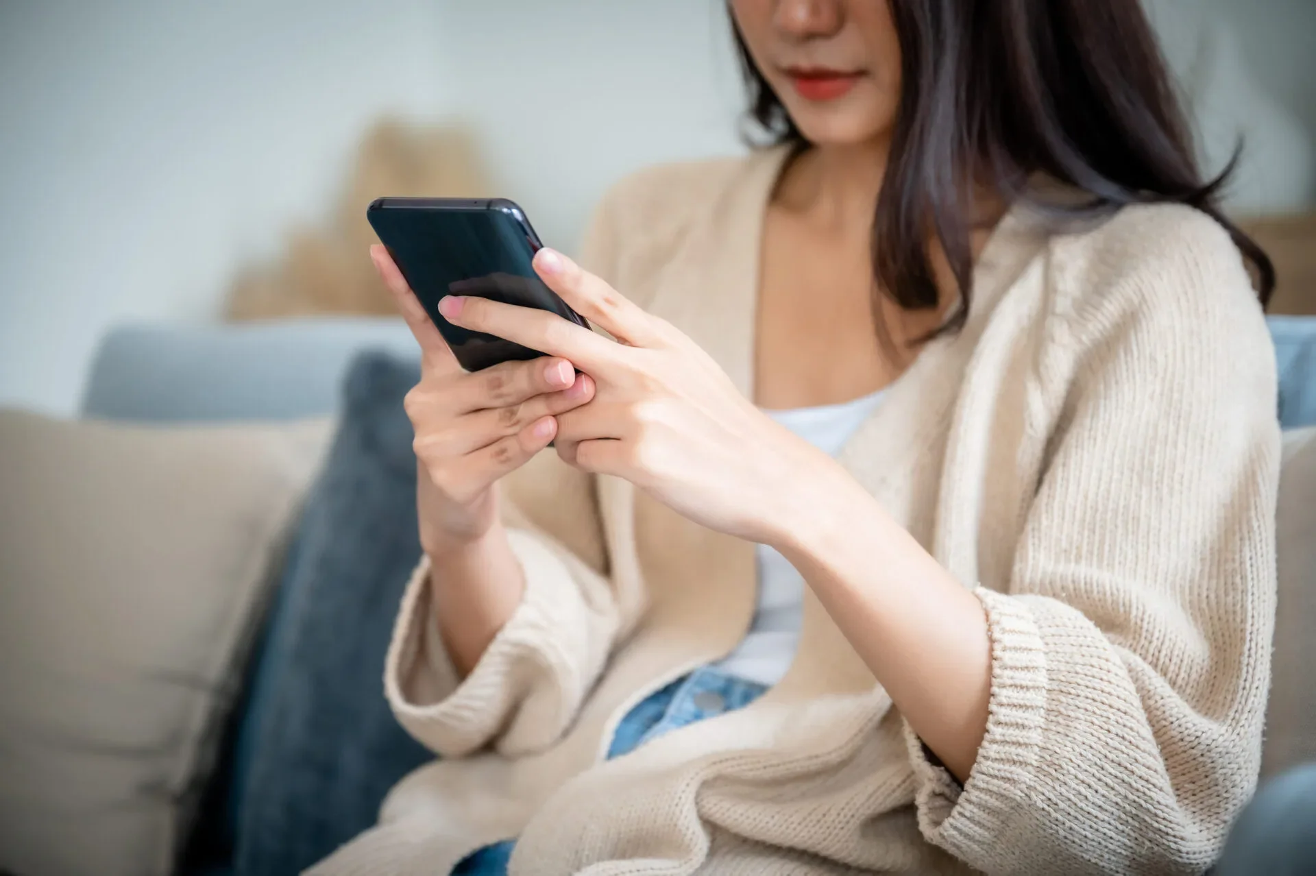 Woman Using Phone Texting Home 123Rf
