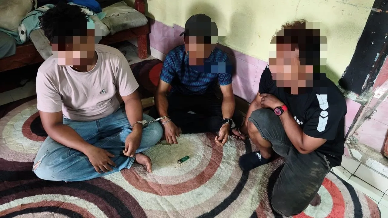 Aadk Kuala Muda逮捕18名涉嫌吸毒者未婚情侣同居抱着孩子去警局