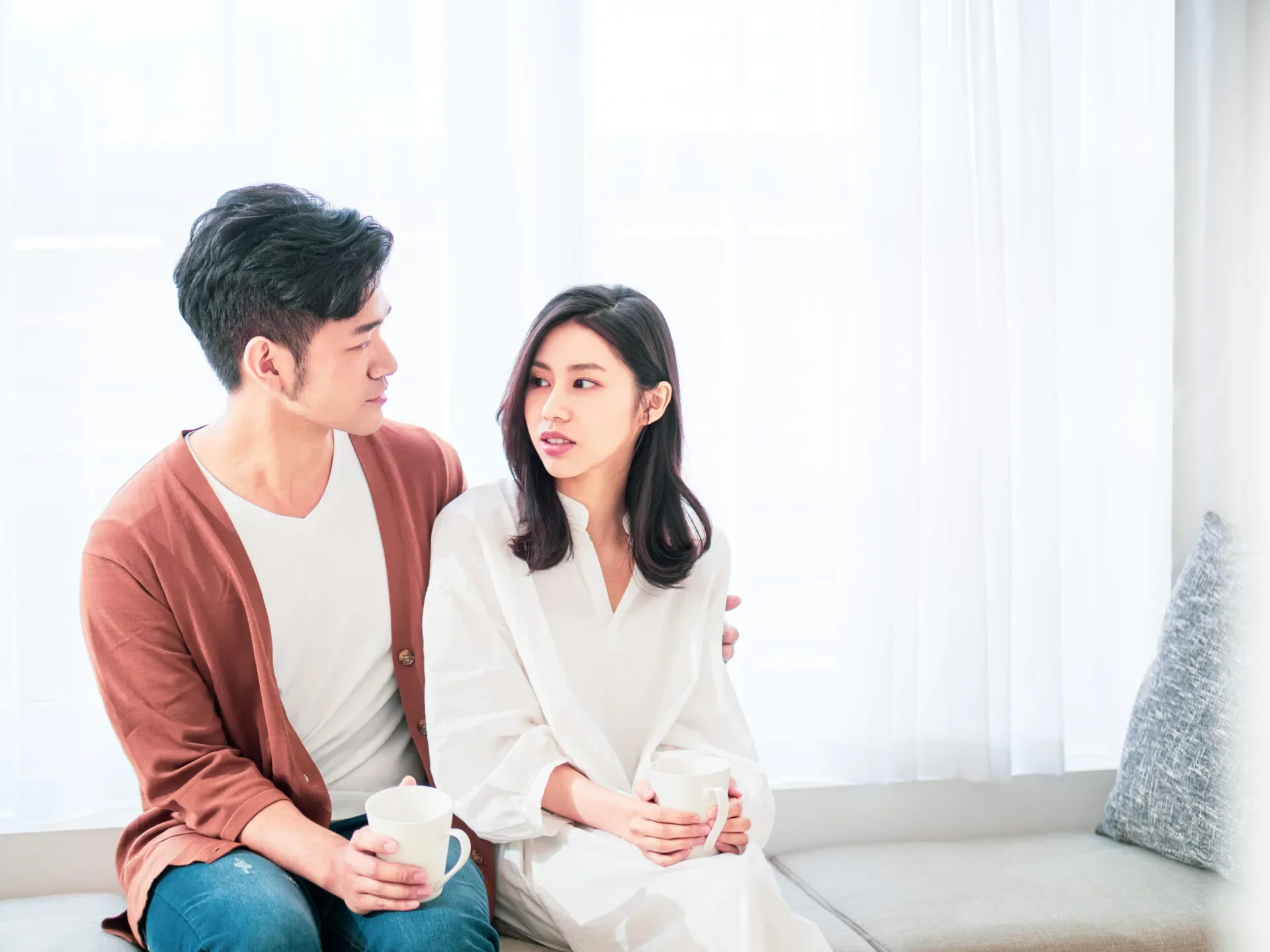 Couple Drinking Water Home 123Rf
