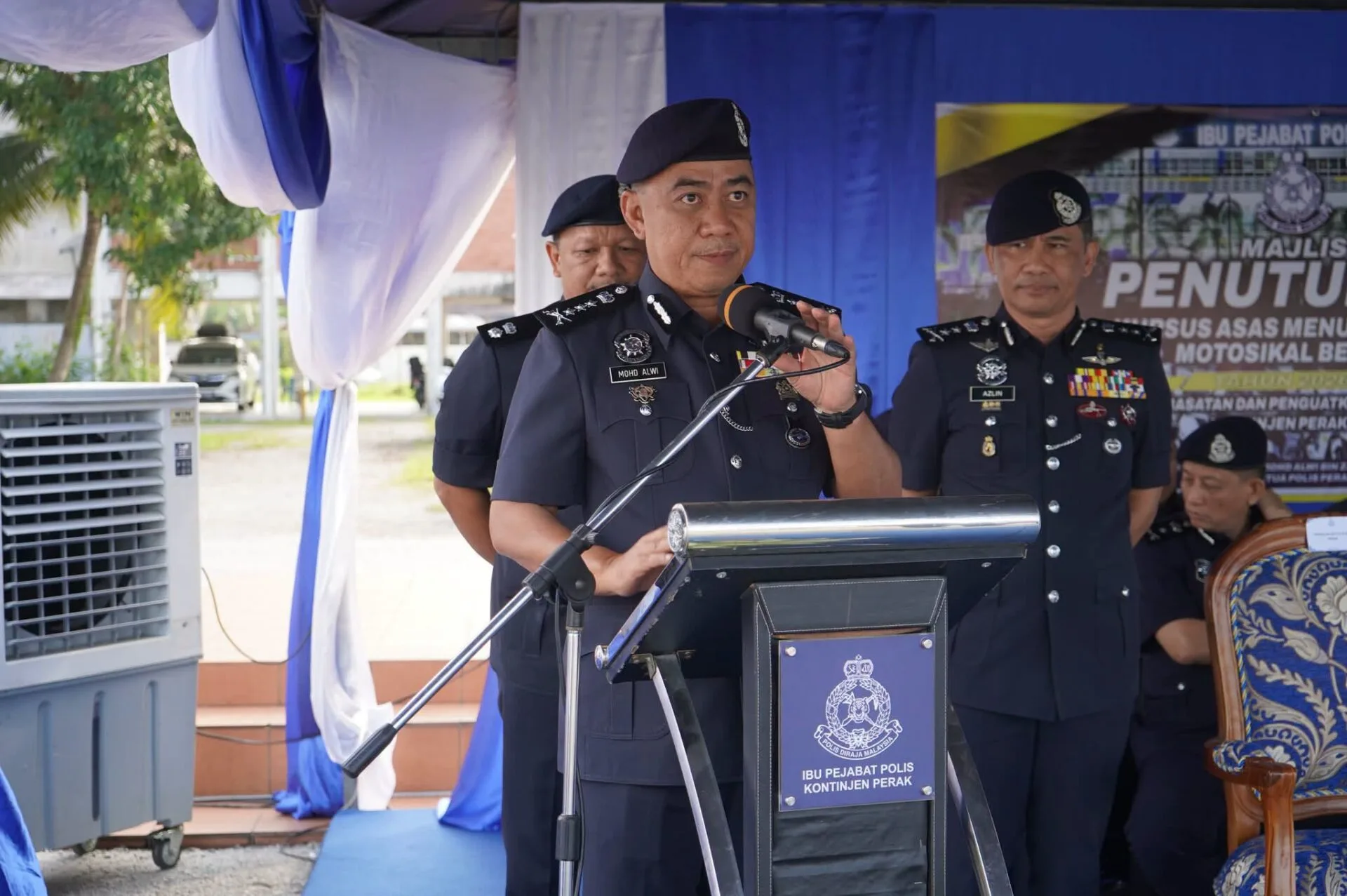 Ketua Polis Perak Datuk Mohd Alwi Zainal Abidin