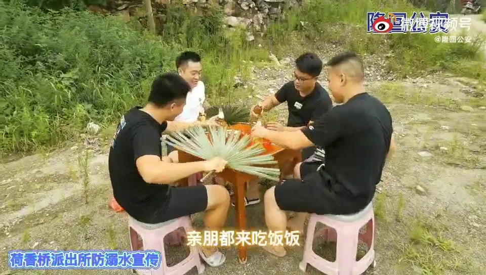 中国湖南隆回民警自导自演防溺水宣传影片 5