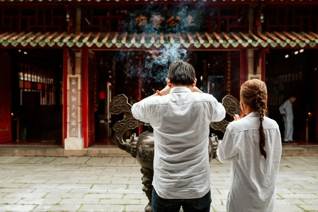 Back View Man Woman Praying Temple With Burning Incense 23 2148847601