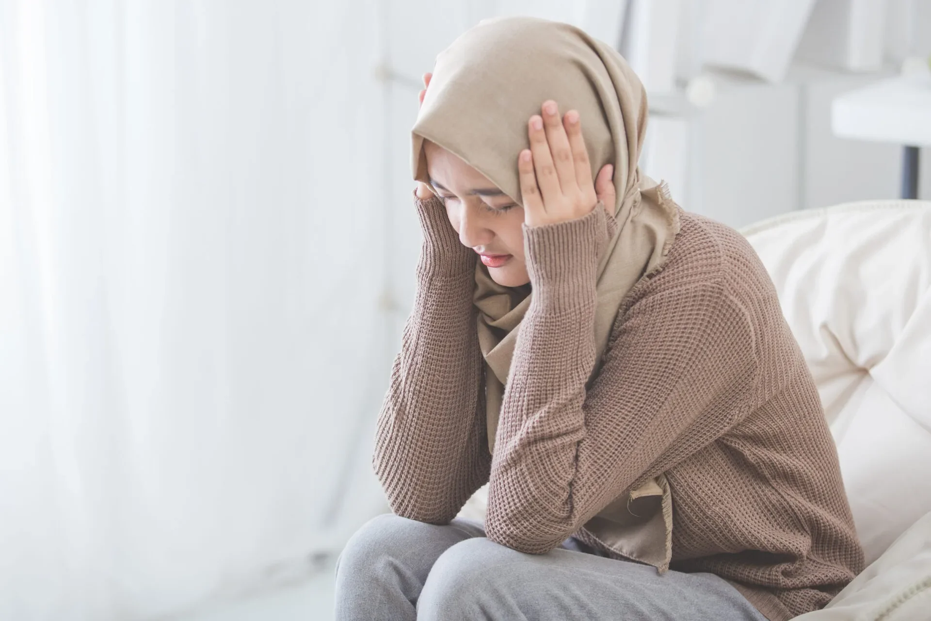 Muslim Hijab Woman Stressed 123Rf