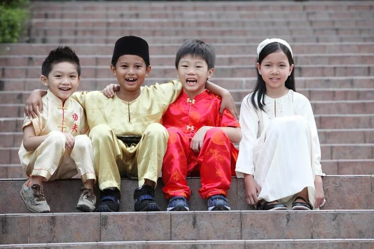Portrait Cute Friends Traditional Clothing Sitting Steps Chinese Malay Kids
