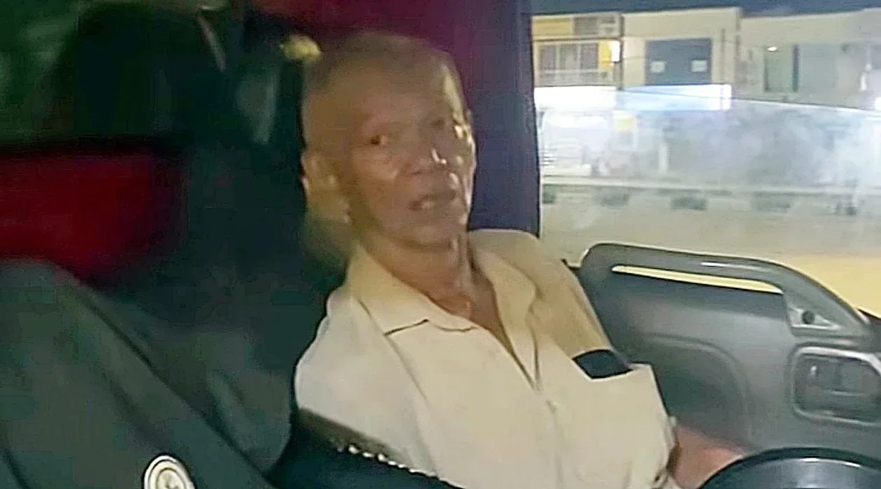 华裔老翁李岳华出门失联迷路被2名热心印裔男子载送回家