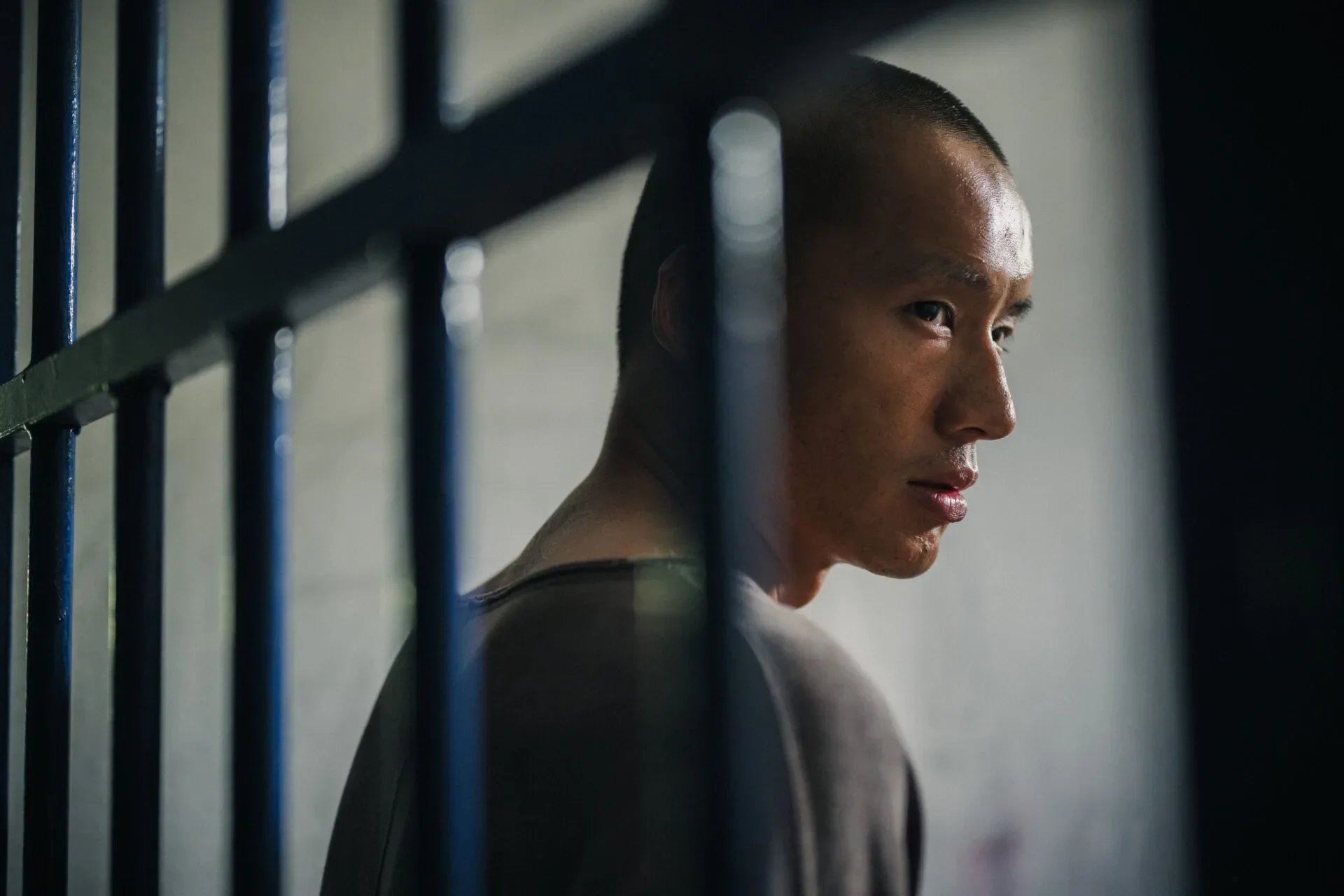 陳澤耀在《黑潮》中飾演背負殺人罪名出獄返鄉的「阿忠」
